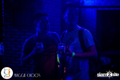 Rainbow in the dark กับ Sammi Zhen ที่ แม็กกี้ ชูวส์ — photo 36
