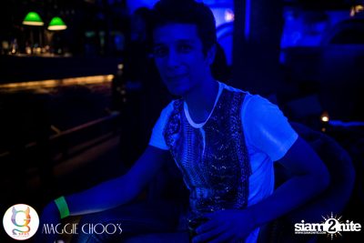 Rainbow in the dark กับ Sammi Zhen ที่ แม็กกี้ ชูวส์ — photo 41