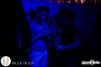Rainbow in the dark กับ Sammi Zhen ที่ แม็กกี้ ชูวส์ — photo 43