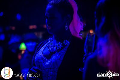 Rainbow in the dark กับ Sammi Zhen ที่ แม็กกี้ ชูวส์ — photo 45