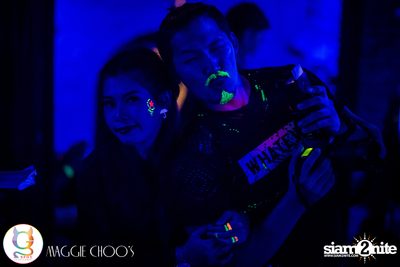 Rainbow in the dark กับ Sammi Zhen ที่ แม็กกี้ ชูวส์ — photo 46