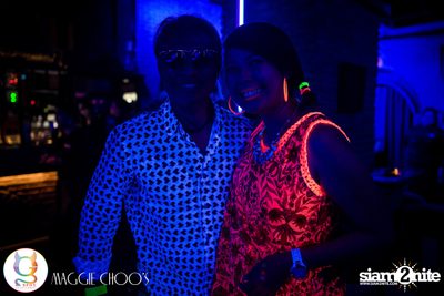 Rainbow in the dark กับ Sammi Zhen ที่ แม็กกี้ ชูวส์ — photo 48