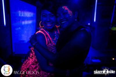 Rainbow in the dark กับ Sammi Zhen ที่ แม็กกี้ ชูวส์ — photo 49