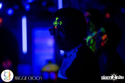 Rainbow in the dark กับ Sammi Zhen ที่ แม็กกี้ ชูวส์ — photo 54