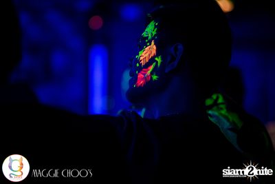 Rainbow in the dark กับ Sammi Zhen ที่ แม็กกี้ ชูวส์ — photo 56