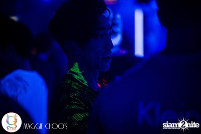 Rainbow in the dark กับ Sammi Zhen ที่ แม็กกี้ ชูวส์ — photo 59