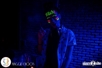 Rainbow in the dark กับ Sammi Zhen ที่ แม็กกี้ ชูวส์ — photo 66