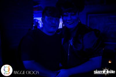 Rainbow in the dark กับ Sammi Zhen ที่ แม็กกี้ ชูวส์ — photo 67