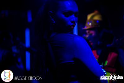 Rainbow in the dark กับ Sammi Zhen ที่ แม็กกี้ ชูวส์ — photo 68