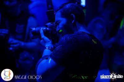 Rainbow in the dark กับ Sammi Zhen ที่ แม็กกี้ ชูวส์ — photo 72