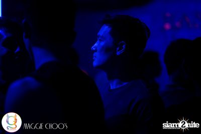 Rainbow in the dark กับ Sammi Zhen ที่ แม็กกี้ ชูวส์ — photo 76