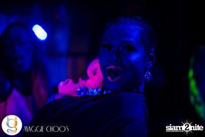 Rainbow in the dark กับ Sammi Zhen ที่ แม็กกี้ ชูวส์ — photo 81