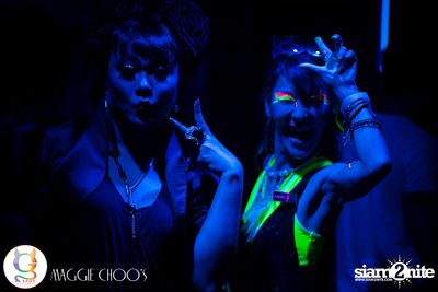 Rainbow in the dark กับ Sammi Zhen ที่ แม็กกี้ ชูวส์ — photo 82