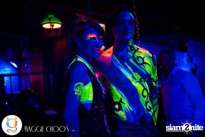 Rainbow in the dark กับ Sammi Zhen ที่ แม็กกี้ ชูวส์ — photo 83