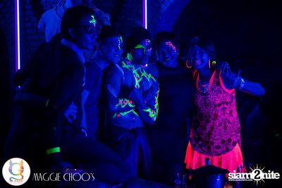 Rainbow in the dark กับ Sammi Zhen ที่ แม็กกี้ ชูวส์ — photo 88