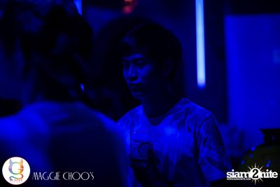 Rainbow in the dark กับ Sammi Zhen ที่ แม็กกี้ ชูวส์ — photo 90