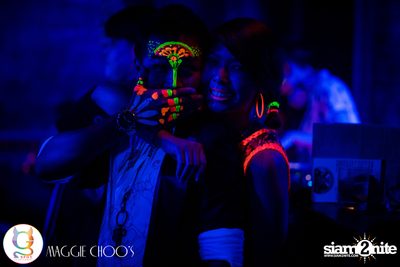 Rainbow in the dark กับ Sammi Zhen ที่ แม็กกี้ ชูวส์ — photo 91