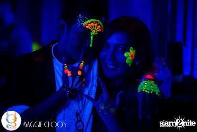 Rainbow in the dark กับ Sammi Zhen ที่ แม็กกี้ ชูวส์ — photo 92
