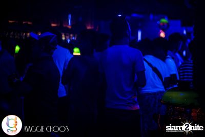 Rainbow in the dark กับ Sammi Zhen ที่ แม็กกี้ ชูวส์ — photo 93