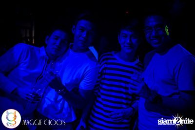 Rainbow in the dark กับ Sammi Zhen ที่ แม็กกี้ ชูวส์ — photo 103