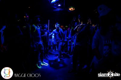 Rainbow in the dark กับ Sammi Zhen ที่ แม็กกี้ ชูวส์ — photo 108