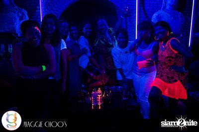 Rainbow in the dark กับ Sammi Zhen ที่ แม็กกี้ ชูวส์ — photo 117