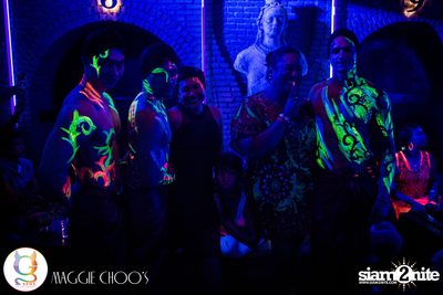 Rainbow in the dark กับ Sammi Zhen ที่ แม็กกี้ ชูวส์ — photo 118