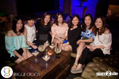 Rainbow in the dark กับ Sammi Zhen ที่ แม็กกี้ ชูวส์ — photo 126