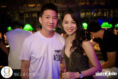 Rainbow in the dark กับ Sammi Zhen ที่ แม็กกี้ ชูวส์ — photo 127