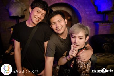 Rainbow in the dark กับ Sammi Zhen ที่ แม็กกี้ ชูวส์ — photo 133