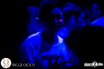 Rainbow in the dark กับ Sammi Zhen ที่ แม็กกี้ ชูวส์ — photo 138