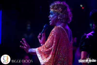 Rainbow in the dark กับ Sammi Zhen ที่ แม็กกี้ ชูวส์ — photo 139