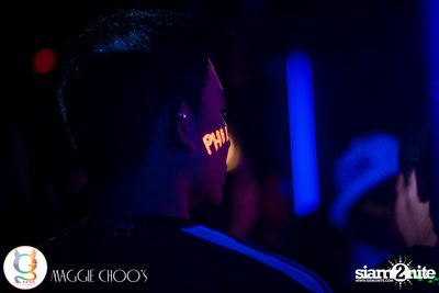 Rainbow in the dark กับ Sammi Zhen ที่ แม็กกี้ ชูวส์ — photo 140