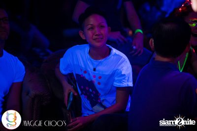 Rainbow in the dark กับ Sammi Zhen ที่ แม็กกี้ ชูวส์ — photo 147