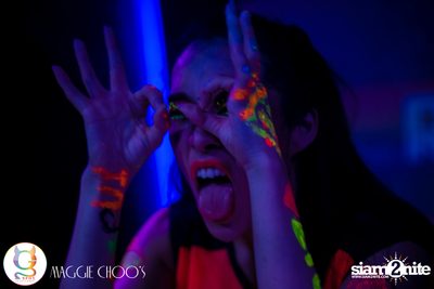 Rainbow in the dark กับ Sammi Zhen ที่ แม็กกี้ ชูวส์ — photo 150