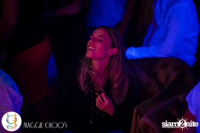 Rainbow in the dark กับ Sammi Zhen ที่ แม็กกี้ ชูวส์ — photo 152