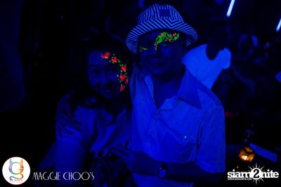 Rainbow in the dark กับ Sammi Zhen ที่ แม็กกี้ ชูวส์ — photo 157