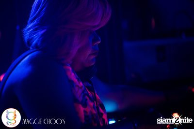 Rainbow in the dark กับ Sammi Zhen ที่ แม็กกี้ ชูวส์ — photo 165
