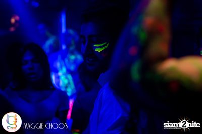 Rainbow in the dark กับ Sammi Zhen ที่ แม็กกี้ ชูวส์ — photo 172
