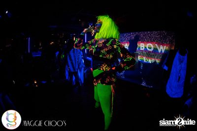 Rainbow in the dark กับ Sammi Zhen ที่ แม็กกี้ ชูวส์ — photo 182