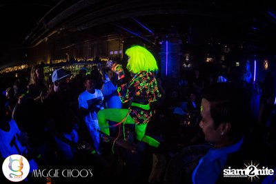 Rainbow in the dark กับ Sammi Zhen ที่ แม็กกี้ ชูวส์ — photo 183