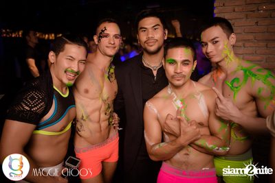 Rainbow in the dark กับ Sammi Zhen ที่ แม็กกี้ ชูวส์ — photo 199