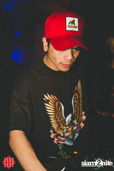 Falcons ที่ ไลฟ์ อาร์ซีเอ กรุงเทพฯ — photo 52