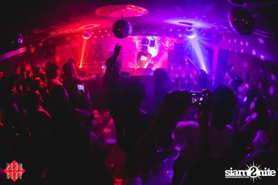 Falcons ที่ ไลฟ์ อาร์ซีเอ กรุงเทพฯ — photo 93