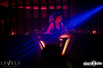 Eva Shaw ที่ เลเวลส์  — photo 4