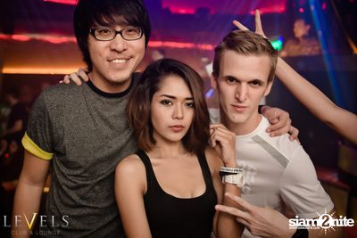 Eva Shaw ที่ เลเวลส์  — photo 39