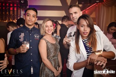 Eva Shaw ที่ เลเวลส์  — photo 43
