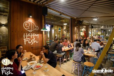 คืนวันศุกร์ ที่ร้าน แฮปปี้ ฟิช, เอเชีย ทีค เดอะ ริเวอร์ฟร้อนท์ — photo 6