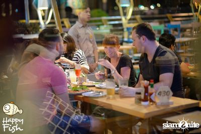 คืนวันศุกร์ ที่ร้าน แฮปปี้ ฟิช, เอเชีย ทีค เดอะ ริเวอร์ฟร้อนท์ — photo 8