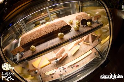 คืนวันศุกร์ ที่ร้าน แฮปปี้ ฟิช, เอเชีย ทีค เดอะ ริเวอร์ฟร้อนท์ — photo 19